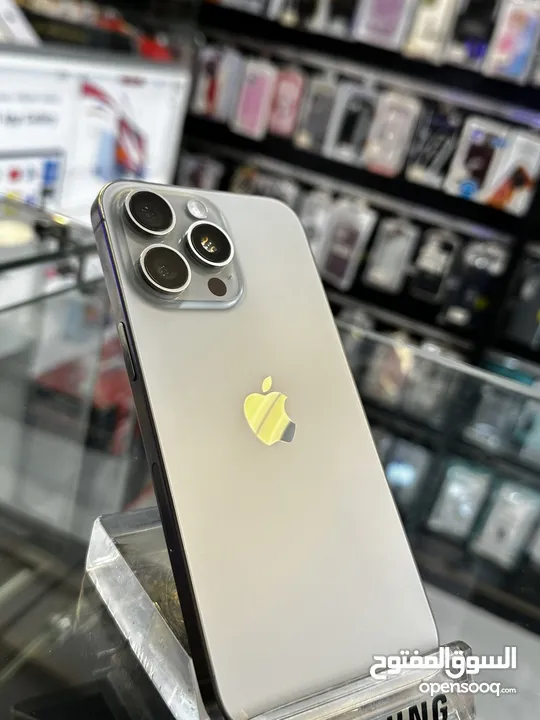 15 Pro Max 256GB بطارية 95% واري امريكي esim (مش مشفر )   متوفر كل الوانه  الاجهزة نضيفة ومكفوله