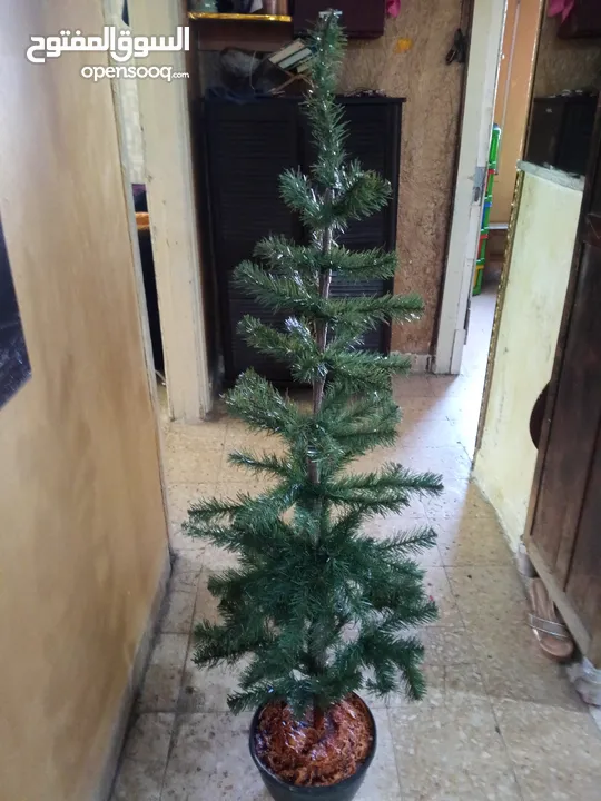 شجرة اصطناعية بحاله ممتازه