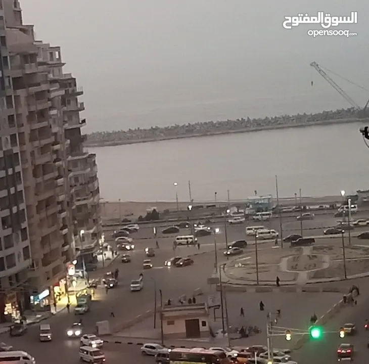 مكتب بشارع محمد نجيب يرى البحر مباشرة