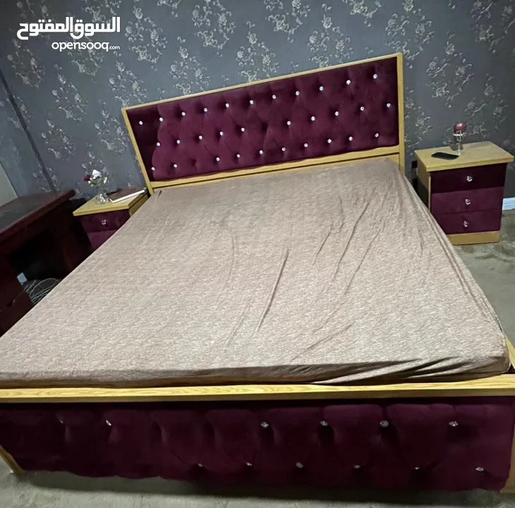 غرفتين نوم بحاله نظيفة خشب بحريني