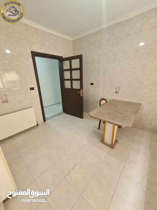 شقة مميزة للبيع في الصويفية - قرب زيت وزعتر طابق اول 150م تشطيب سوبر ديلوكس
