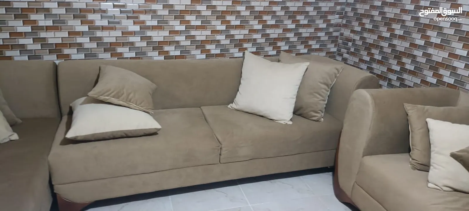 كوانر للبيع  الخشب سويد  الأرجل  زان  إسفنج دانلوب   جديد غير مستعمل ابداا