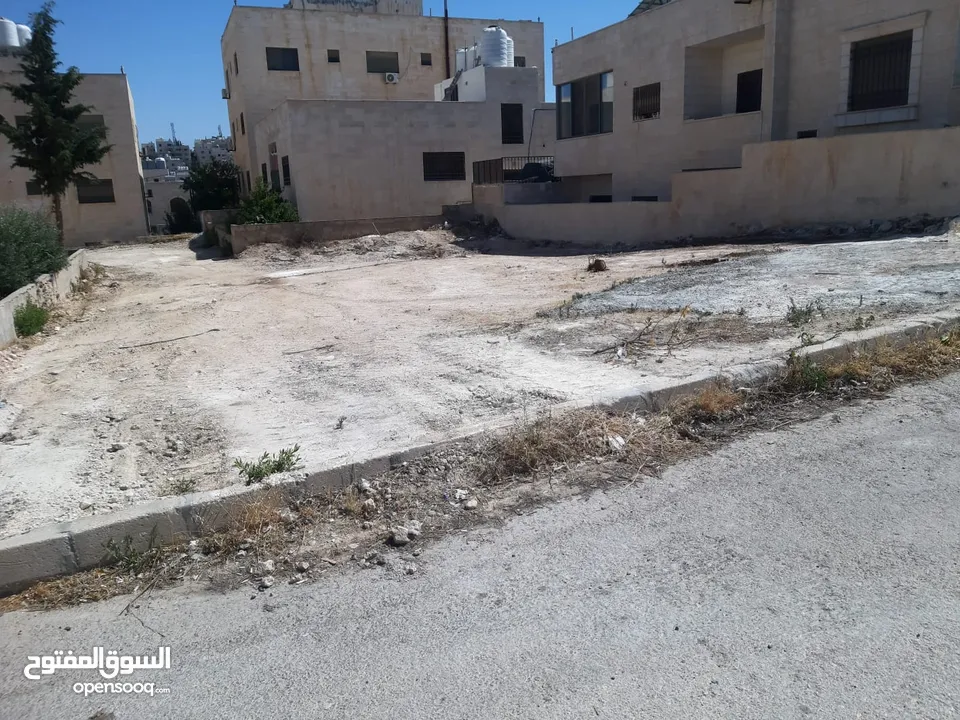أرض سكنية مميزة للبيع في حي الضياء - أبو نصير 374 متر مربع