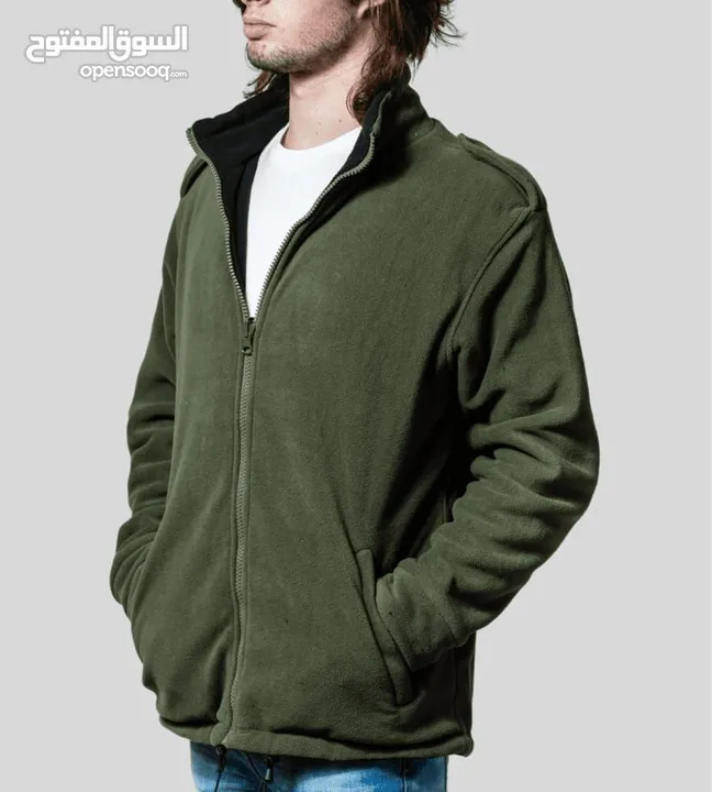 جاكيت شتوي سميك بخامة فليس أصلية، دافئ وأنيق، وتقدر تلبسه على الجهتين لتبديل إطلالتك فورًا
