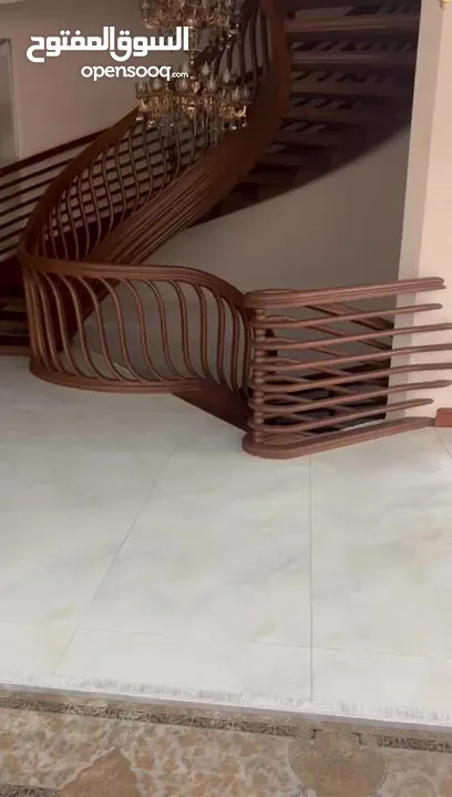 سلم خشبي Wooden staircase