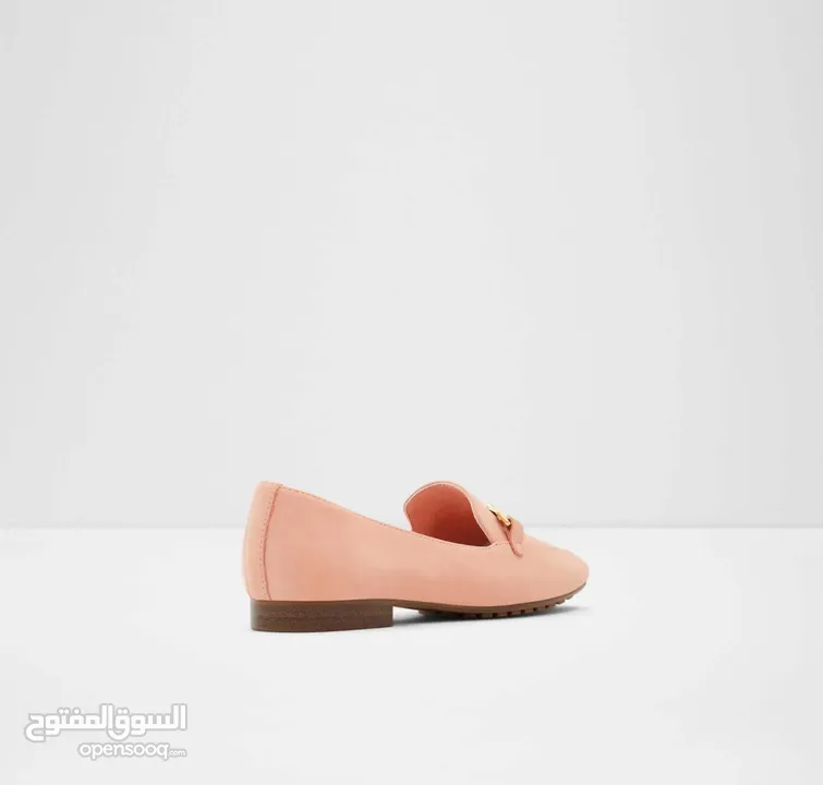 حذاء جديد من ماركة الدو