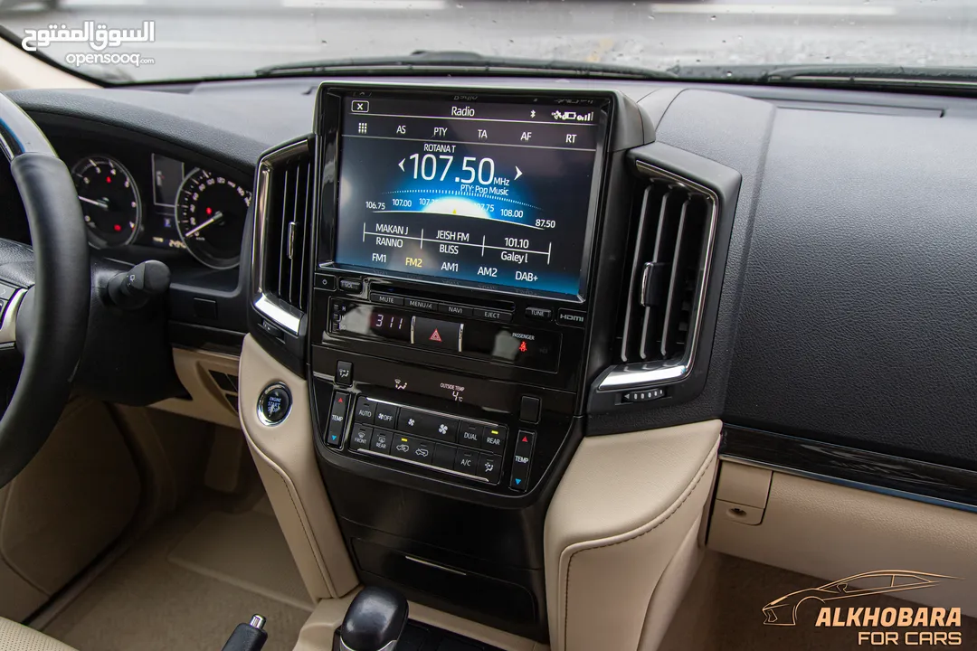 Toyota Land Cruiser 2021 Gx-r Grand Touring   السيارة وارد الشركة و قطعت مسافة 51,000 كم فقط