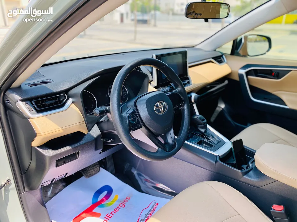 TOYOTA RAV4 2019 MODEL, LOW MILEAGE, ALL ORIGINAL PAINT, FOR SALE