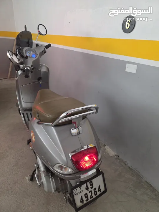 Vespa 2022 للبيع