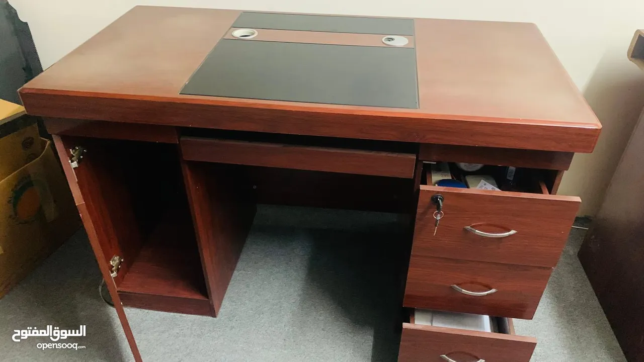 Office Desk in Good condition   For sale