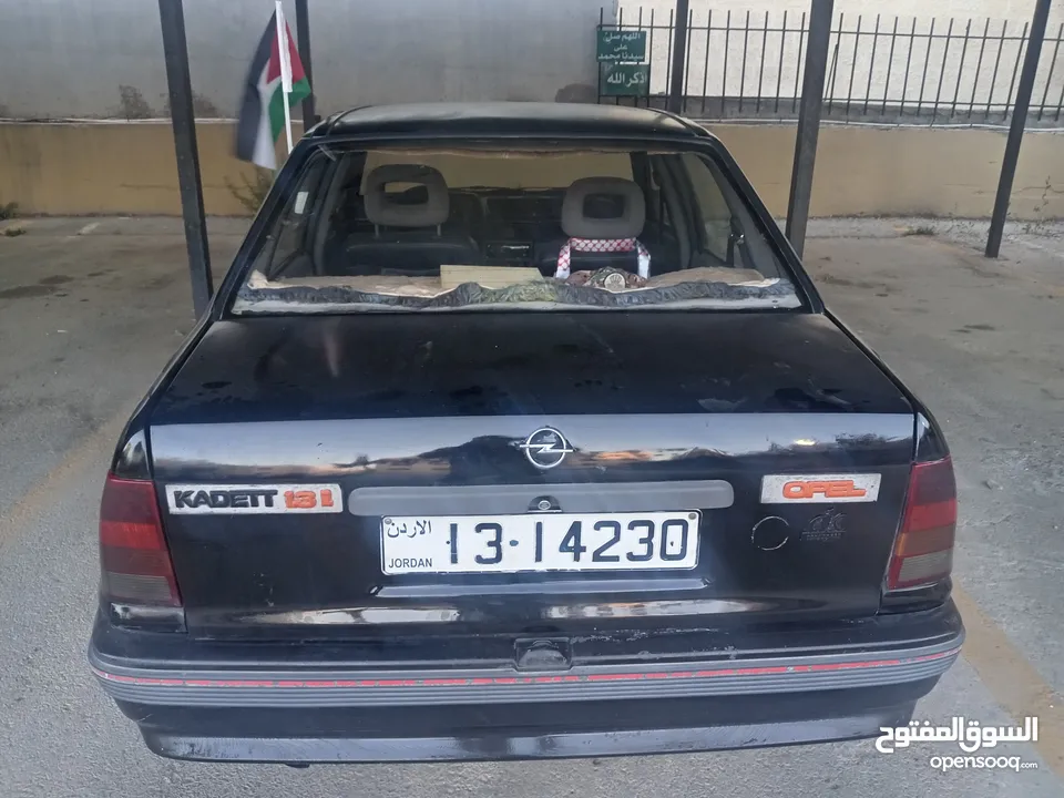 اوبل كاديت ماتور 1.3 حلاب موديل 1989  منتهي ترخيصها 5 شهور