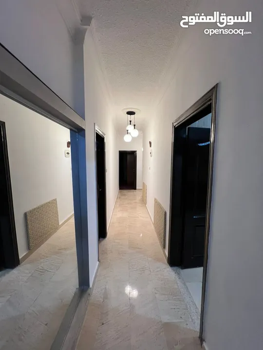 شقق مفروشه بالكامل كبيره وصغيره  نظافه مميزه للايجار خلف مركز الحسين للسرطان / الجامعه الاردنيه