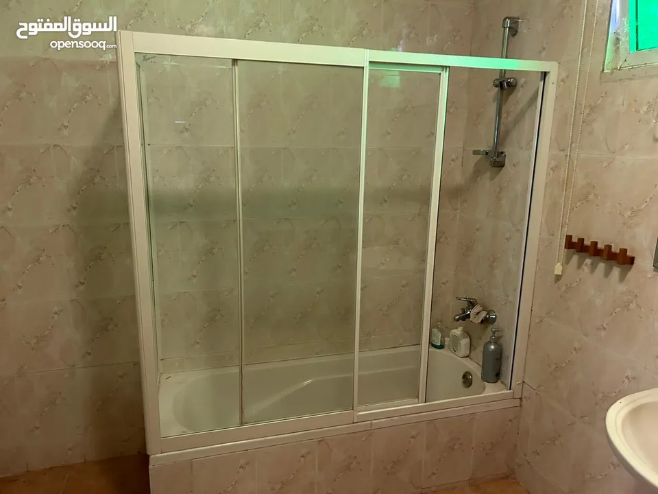 مزرعة للبيع   بأجمل  مناطق الصبيحي (ميسرة) على قمة الجبل ذو اطلالة خلابة