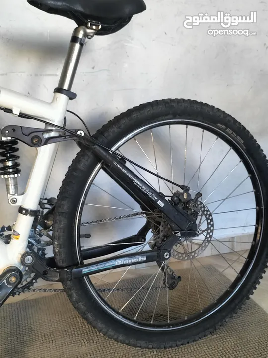 بسكليت من نوع Bianchi caal 8400