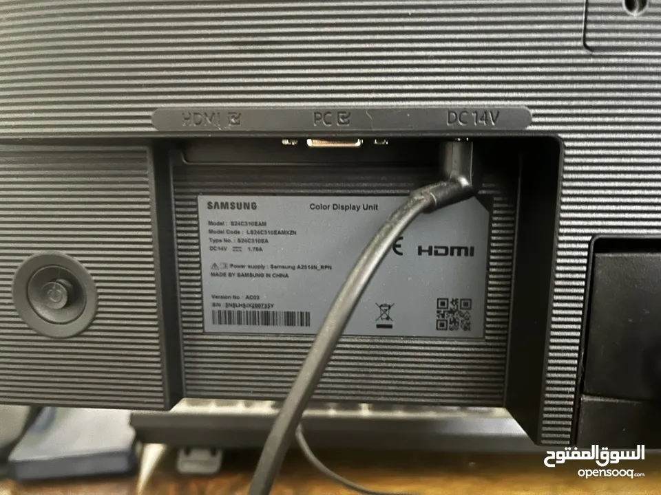 شاشة سامسونج فل Hd  جديدة استعمال خفيف مقاس 24 بوصة