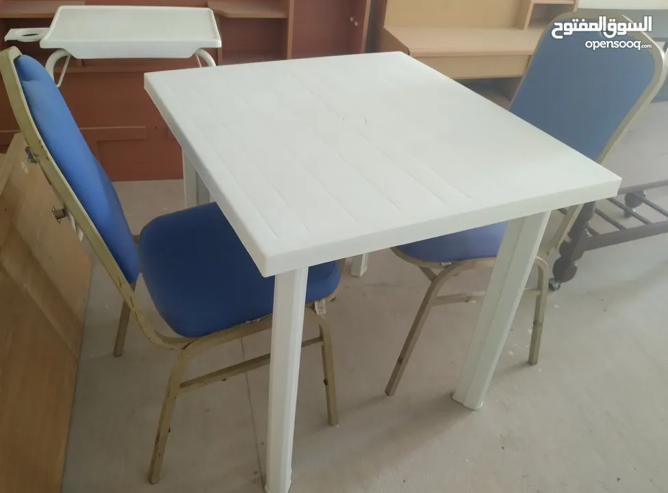 طاولة قابلة للطي مقاس 160×80 طاولة شاشة مقاس 120×45 طاولة متحركة مقاس 90×50