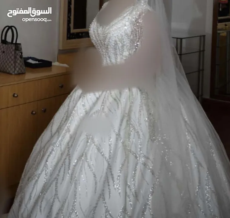 فستان زفاف عالي الجوده