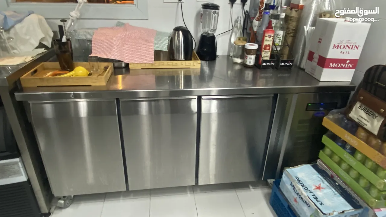 Restaurant materials for Urgent Sale معدات مطعم بالكامل للبيع