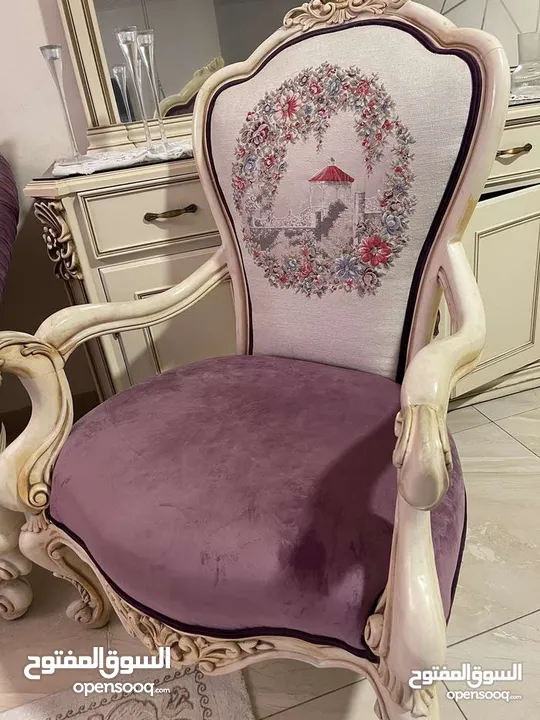 طقم كنب لون بنفسجي خشب زان مستعمل استعمال خفيف
