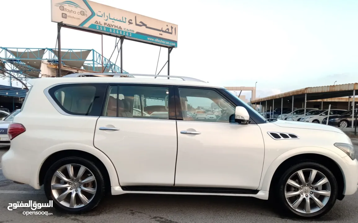 Infiniti QX56 V8 5.6L Full Option Model 2011