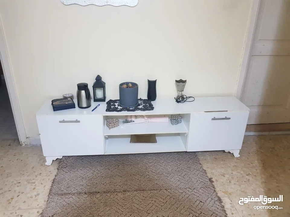 طاولات تلفزيون فخمة تفصيل