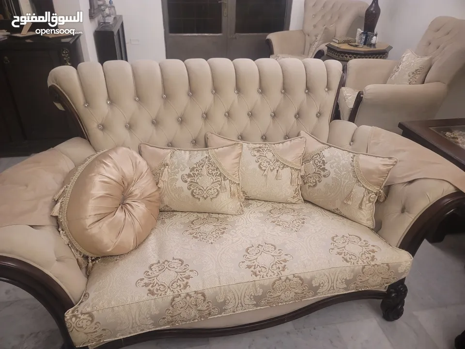 طقم كنب + سفره للبيع
