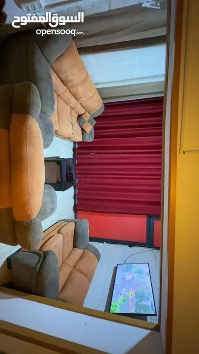 شاغر في غرفة مشتركة للصبايا