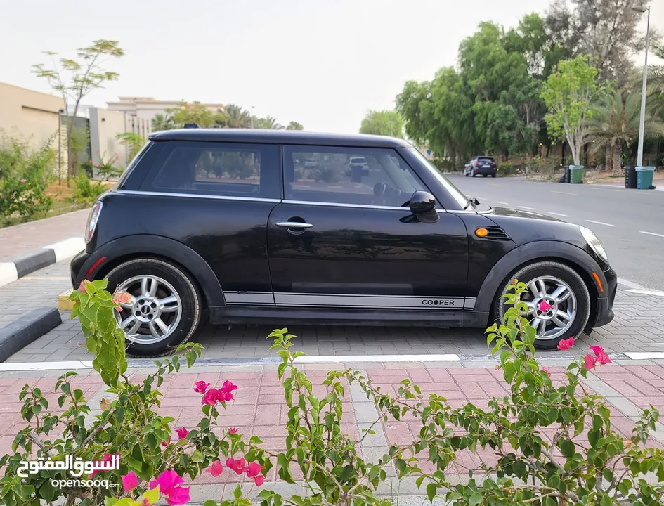 MINI COOPER 2013 , IMPORTED , FULL OPTION , MANUAL TRANSMISSION , PANORAMIC SUNROOF