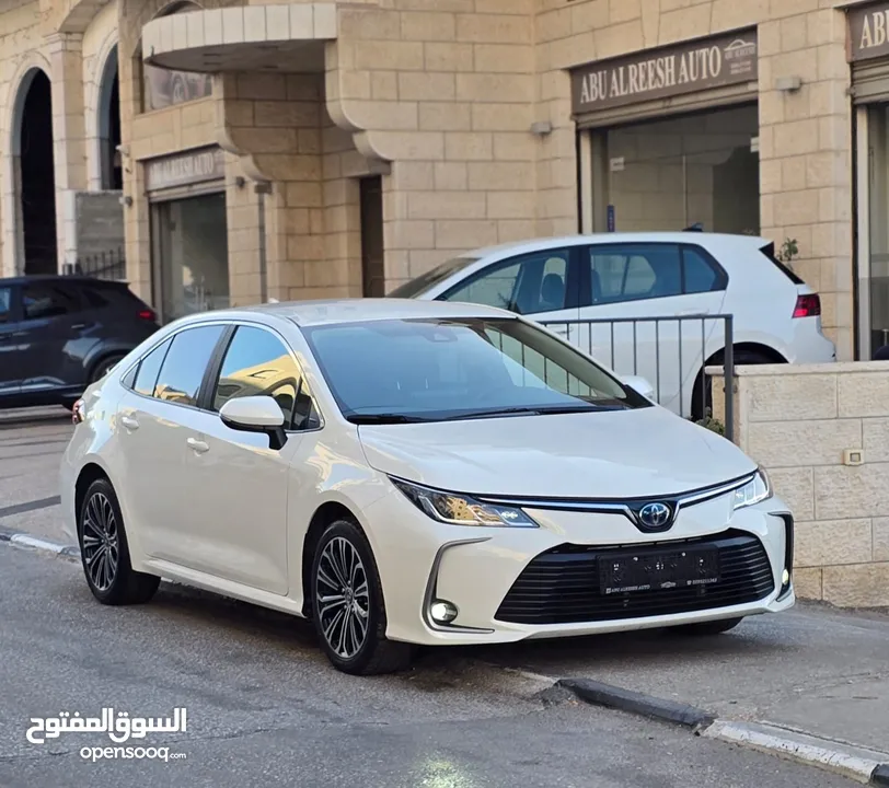 هايبريد تويوتا كورولا كهرباء & بنزين