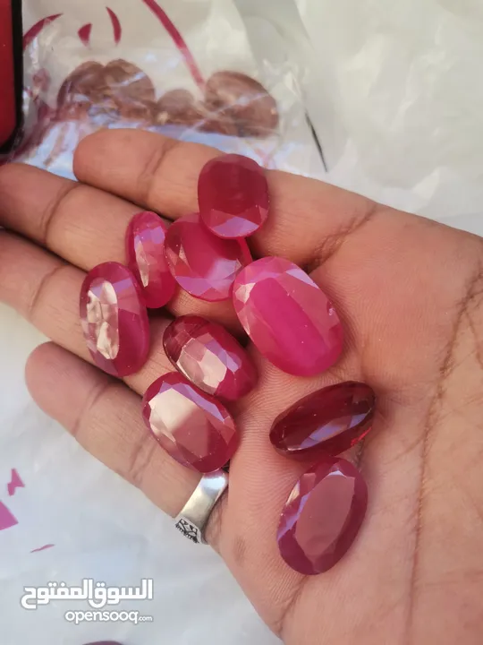 Emerelad زمرد اخضر طبيعي اصلي زامبيا سعر القيراط 100دولار.. طبيعي اصلي غير مسخن ولا معالج.  تحفه روع