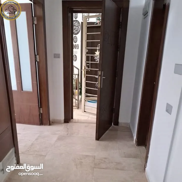 شقة فاخرة للبيع في الكرسي  - خلف إدارة السير طابق ثاني 175م تشطيب سوبر ديلوكس بسعر مغري