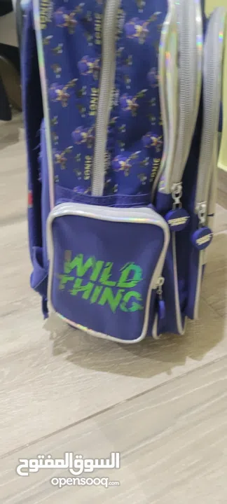 حقيبة اولاد مدرسية ذات جودة عالية و استعمال و حفاظ على الحقيبة بحالة ممتازة شبه جديدة و لا عيوب