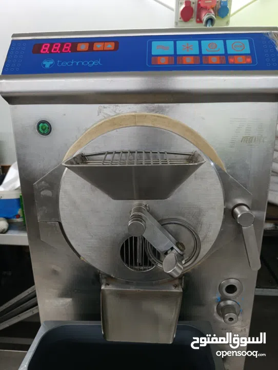 ماكينه بوظه جيلاتو +ماكينه بستره  لصنع البوظه