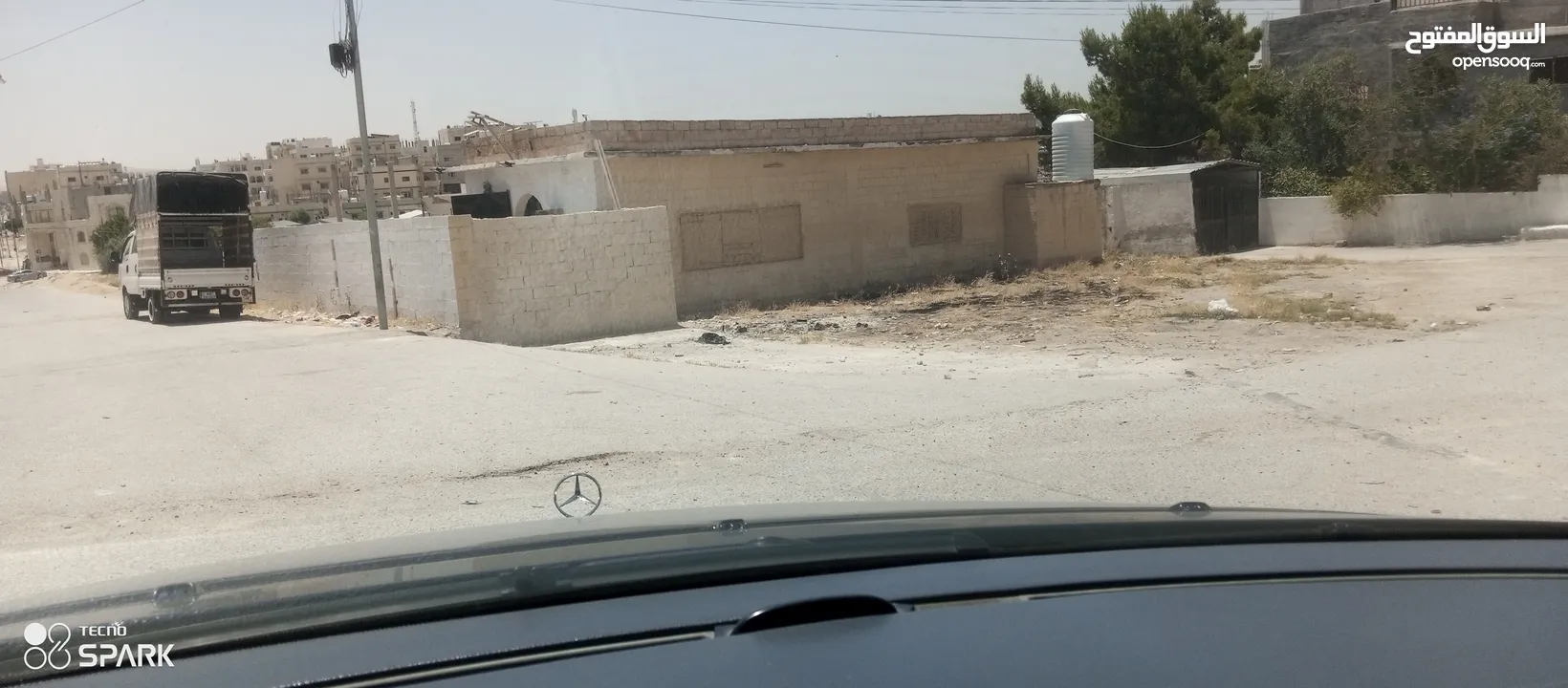 مستودع للايجار مغلق من جميع الجهات بوابه ساحه بوابه للمدخل المستودع