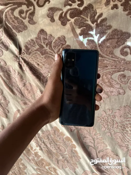 سامسونج M51 ذاكراته 128 RAM:8 GB جهاز مستخدم نضيف  بطاريتو 7000ملي امبير بدل على IPhone