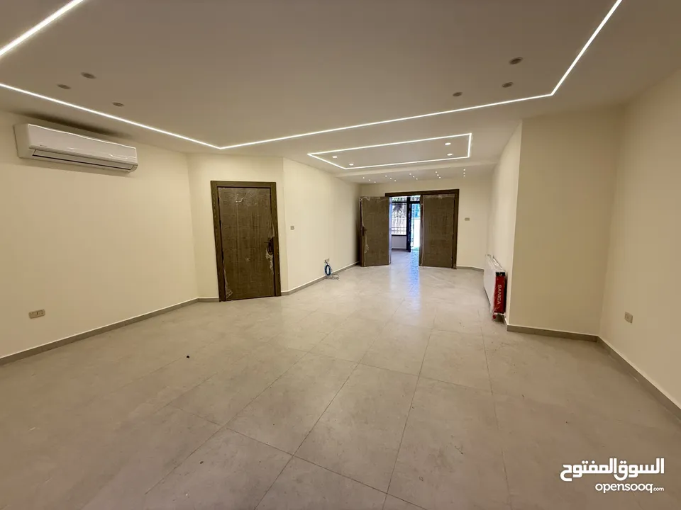 شقة ارضي فاخرة 250م مجددة بالكامل للبيع بالشميساني