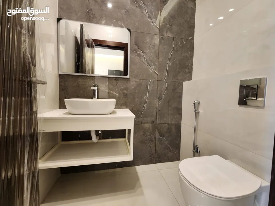 شقة فارغة للبيع في دابوق- REF:14660