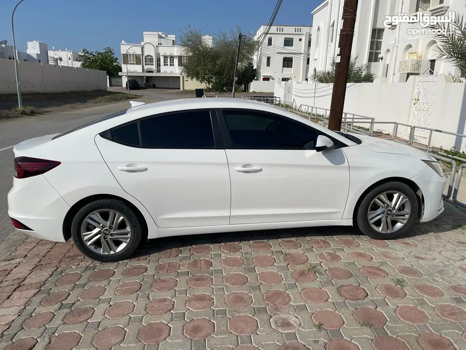 هيونداي النترا 2021 للايجار - Rent a Car