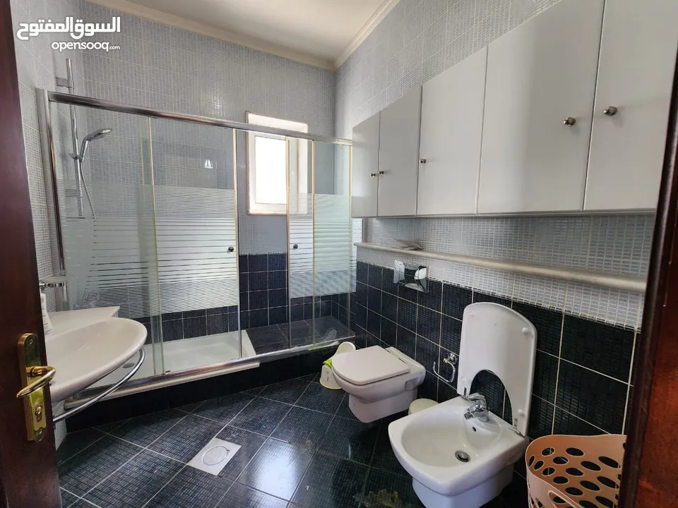 فيلا مستقلة نصف مفروشة في منطقة الظهير للبيع - ref : 14512