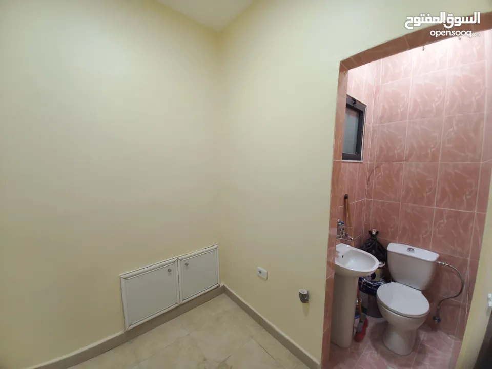 شقة غير مفروشة للإيجار 200م2 ( Property 19174 )-175055046