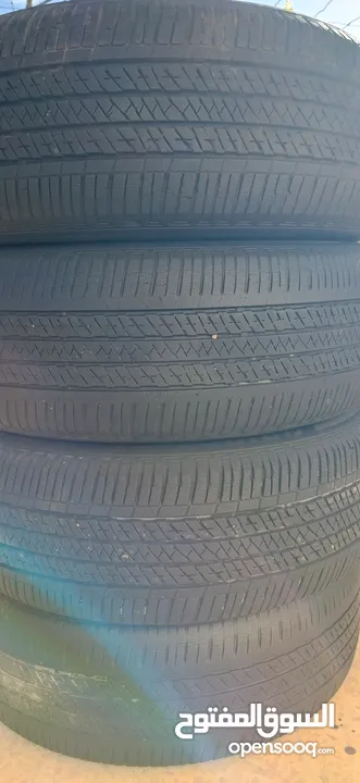 كاوشوك بحاله جيدة قياس 235/55R 18