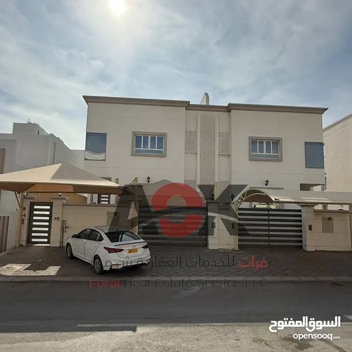 أرقى فلل الخوض السابعة فيلا راقية ومميزة للإيجار A Spacious and Luxurious Villa for Rent in the Most