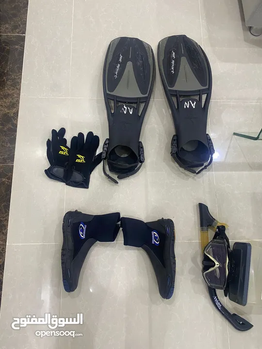 بدله غوص وع زعانف وسنوركل نظيفه