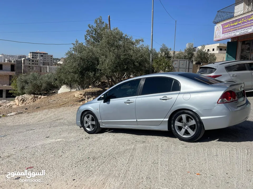 متوفر للبيع هونداي اكسنت 2017 . هوندا سيفيك 2009. كيا بيكانتو 2021