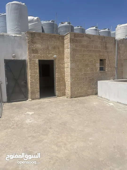 روف للإيجار طبربور مقابل القياده بنفس البنايه صيدلية بانه وليان