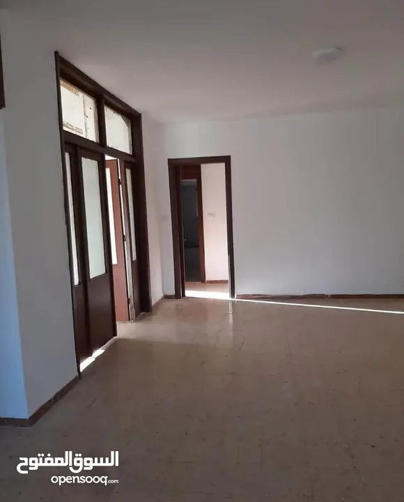 شقة فارغة في منطقة عرجان