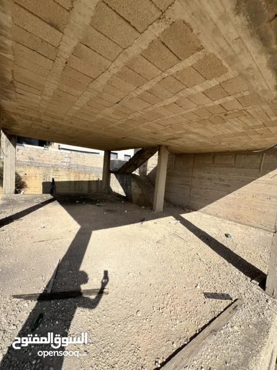 وحدات سكنية قيد الإنشاء