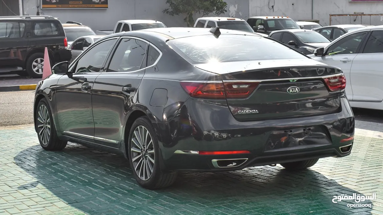 Kia Cadenza 2018 - Panoramic