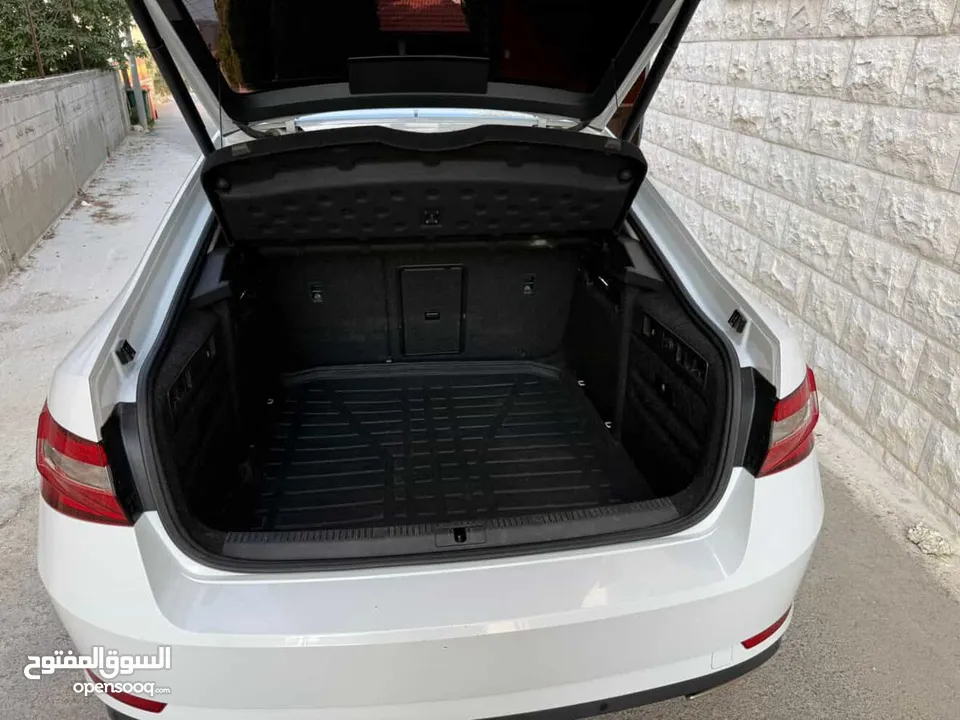 سكودا سوبير 2022 للبيع