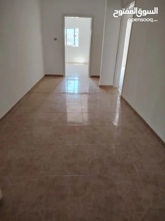 شقة للايجار جنوب ميدان الشهداء بسعر مغري